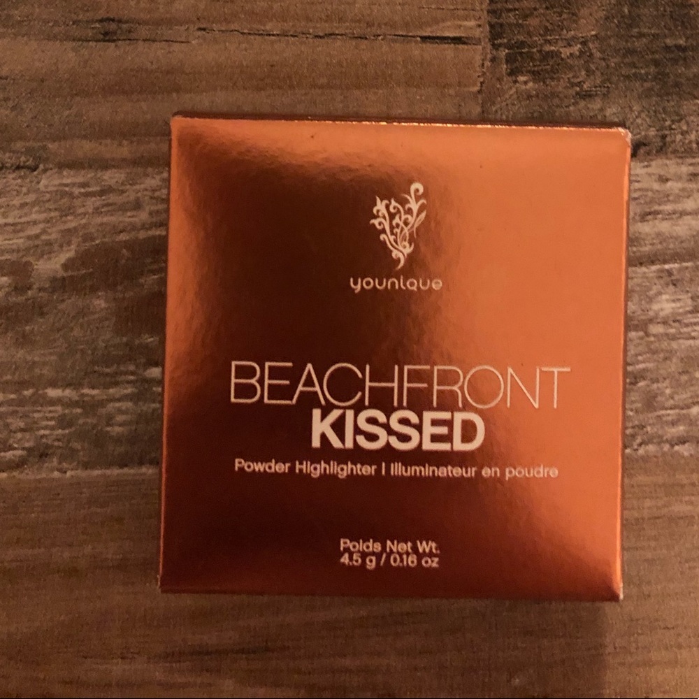 Younique Beachfront kisses highlighter